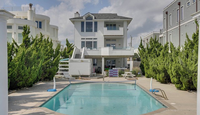 Oceanfront Beach House with Pool, Hot Tub and Dune Deck Virginia Beach