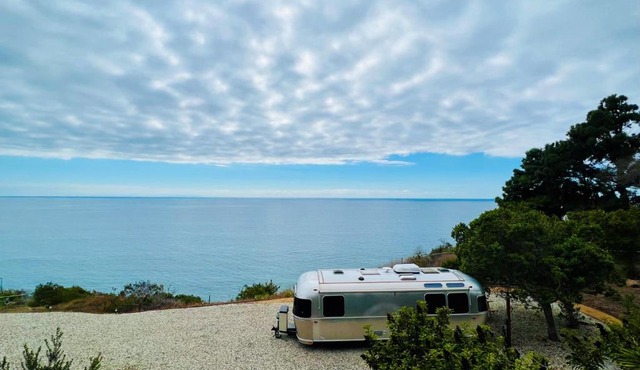 Oceanfront, Bluff-top, Luxury Caravan in Malibu