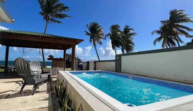 Oceanfront Boho-Rustic Apartment Suite with pool, unique and amazing sunrises.