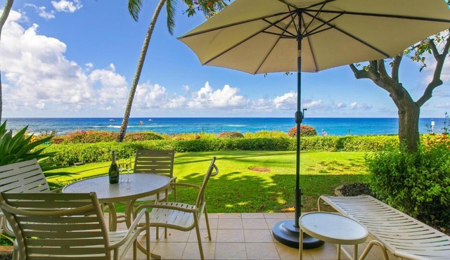 Oceanfront Breezy Corner Unit w Air Conditioning- Alekona Kauai