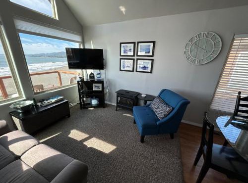 Oceanfront Cabin 6 w Jacuzzi &Awe-Inspiring View