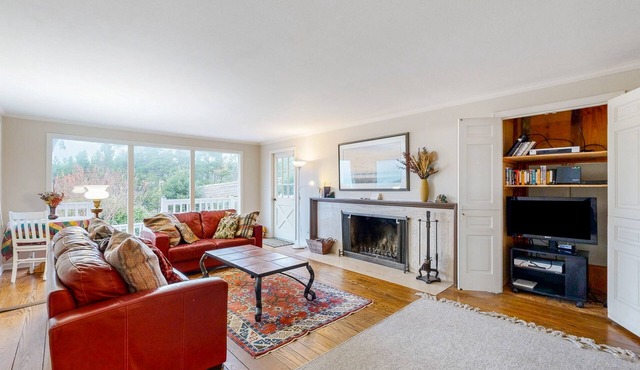 Oceanfront charmer with wood fireplace, games, & scenic deck - dog-friendly
