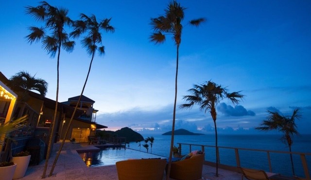 Oceanfront Cliffside Villa w/Infinity Pool - 6 bedrooms sleeps up to 15.