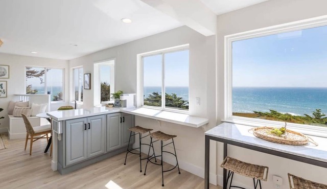 Oceanfront Coastal Home with Breathtaking Views – Hiking, Beaches & More