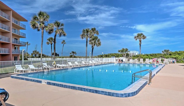 Oceanfront Cocoa Beach Condo w/View: Walk to Pier