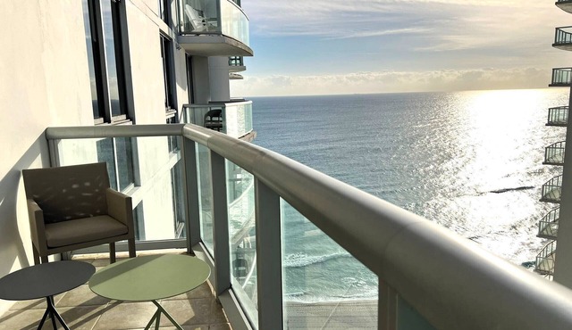OCEANFRONT CONDOMINIUM WITH WITH BREATHTAKING VIEW