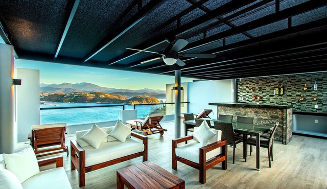 Oceanfront Condo + Rooftop Bar & Beach Access