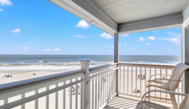 Oceanfront Condo with a Spectacular View of Ocean Annie's