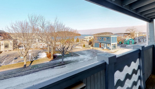 Oceanfront Condo with Bay Views, Fast WiFi, Furnished Balcony, and Partial AC