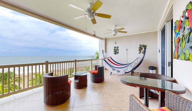 Oceanfront Condo with Beach & Pool Access - Amazing Ocean Views