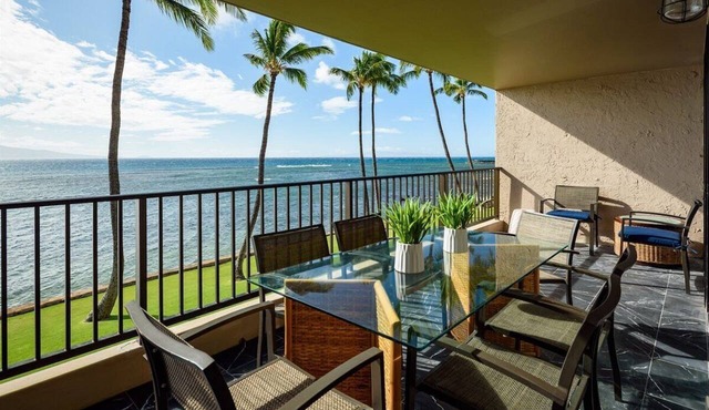 Oceanfront Corner 3BR · Maui Turtle & Whale views