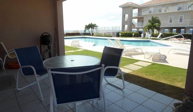 Oceanfront Diver's paradise! First Floor Ocean Front Condo. Great Location!