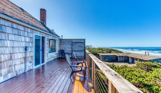 Oceanfront dog-friendly home with hot tub, amazing view & path to beach