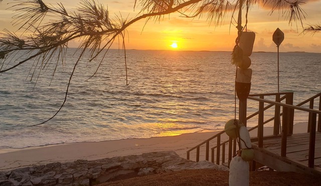 Oceanfront Exuma Retreat 2BR/2.5BA Secluded Beach Deck WiFi AC!