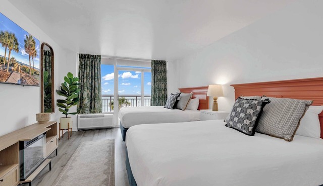 Oceanfront Family Friendly Condo with Pools