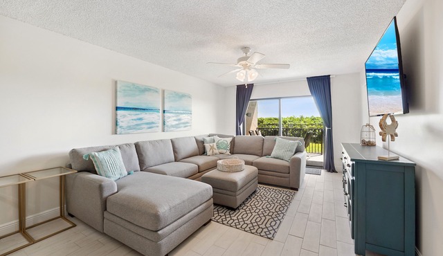 Oceanfront Getaway: Book Today!