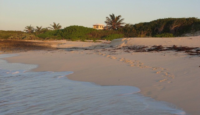Oceanfront home 25 minutes from Marsh Harbour MHH, Abaco Bahamas