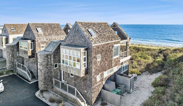 Oceanfront Home In Downtown Montauk! Private Ocean Beach Path!