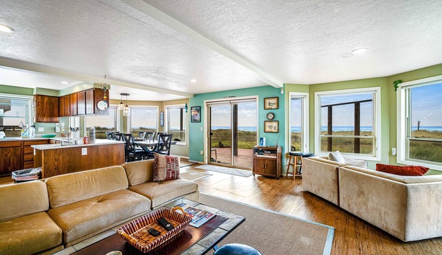 Oceanfront Home with Incredible Views Patio Deck and WiFi Steps to the Beach