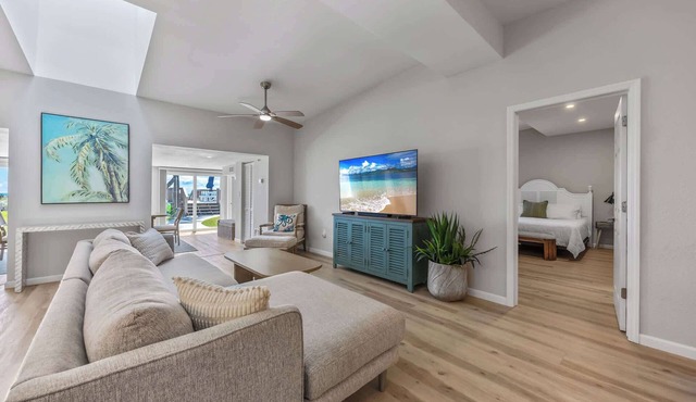 Oceanfront home w/beach access & bikes