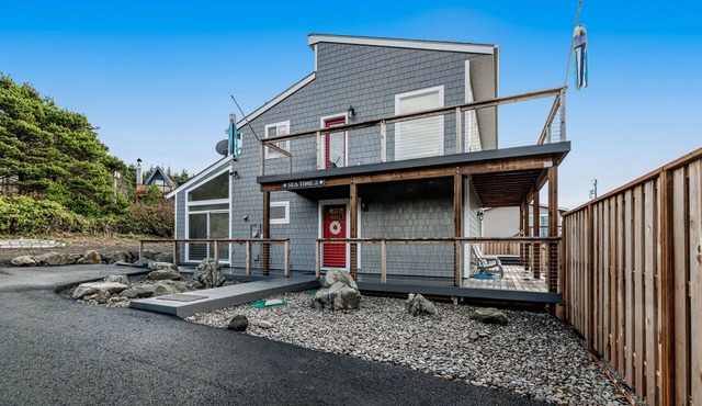 Oceanfront home with hot tub, private beach access & ocean views - dog-friendly