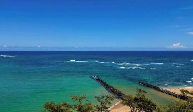 Oceanfront Kapaa Condo with Pool, Hot Tub, Sauna & Tennis
