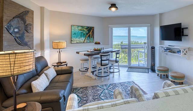 Oceanfront Key Largo Paradise~Private Beach~Cafe/Bar~Pool/Hot tub~Tennis~Marina