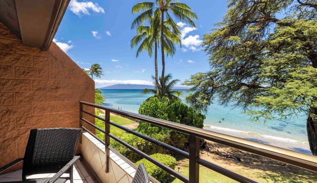 Oceanfront Kuleana 716 Beautiful Beachfront Corner Condo Great Ocean View!