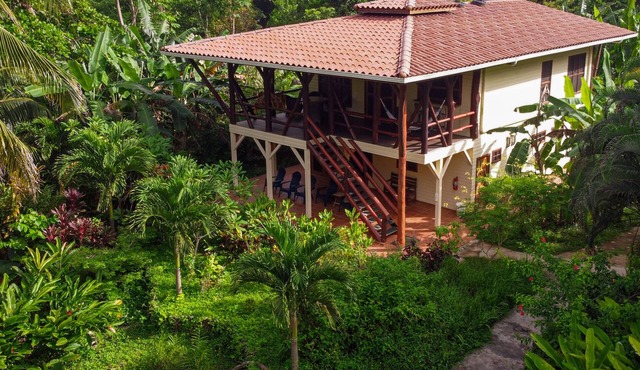 Oceanfront La Playa Casita at Bluff Beach Retreat in Bocas del Toro