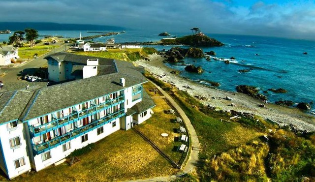 Oceanfront Lodge