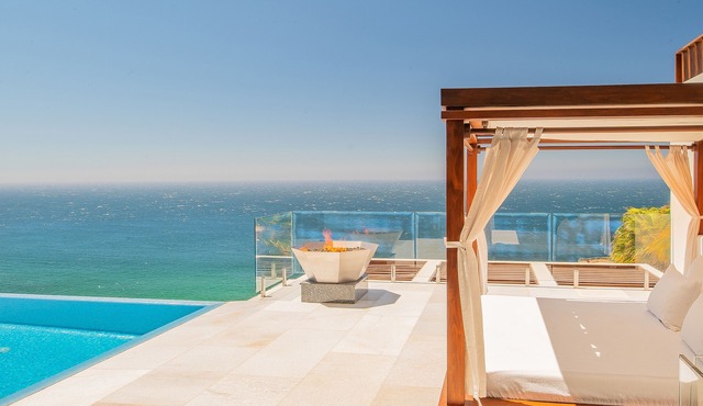 Oceanfront Luxe Villa w/ Butler, Cook, Bartender, Pools/Spa, Gym & Walk to Town