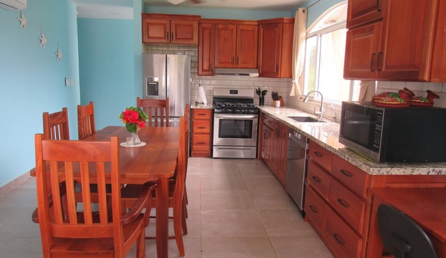 Oceanfront Luxury Retreat: 2 Bed, 3 Bath Apartment w/Pool – Your Getaway Awaits!