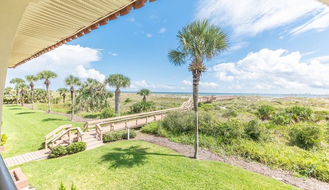 Oceanfront Luxury Townhouse Fully Updated! Well Stocked-Kayak 2 Pools & 2 Bikes!