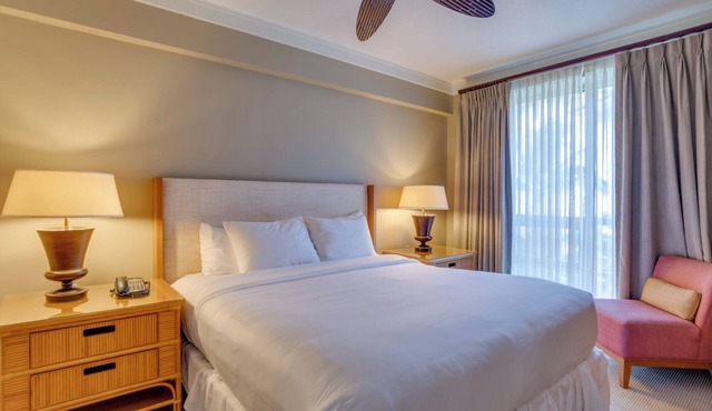 Oceanfront Maui Stay | 2 Bedroom Partial Ocean View near Lahaina Harbor