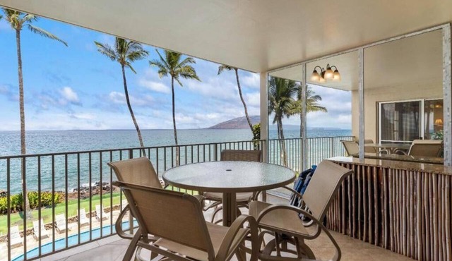 Oceanfront Oasis with Captivating Views: Royal Mauian 317 - Make Memories !