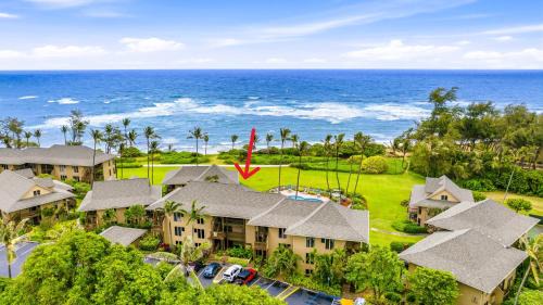 Oceanfront & Oceanview Pool View Fully Renovated Walk to Lydgate Beach