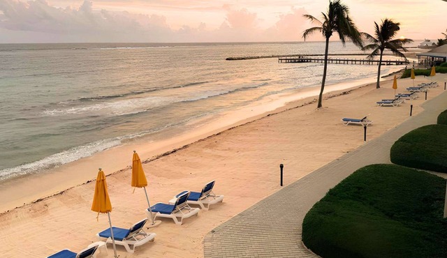 Oceanfront Paradise – 2BR Oceanfront Condo | Pools, Beach & Amenities