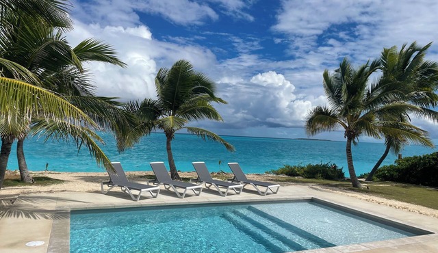 Oceanfront Paradise in Exuma: Pool, Kayaks & Stunning Views Await You!