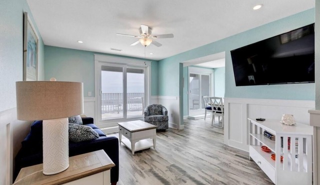 Oceanfront Penthouse Suite - Pool Views Elevator Endless Views (JY422)