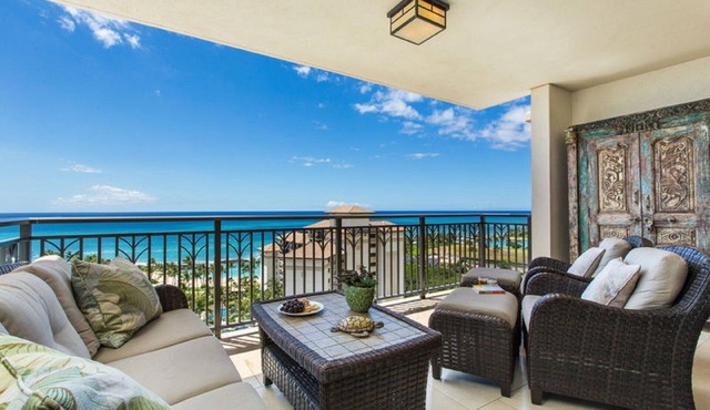 Oceanfront Penthouse Villa - walk to the beach and gorgeous sunset views!