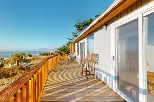 Oceanfront Pet Friendly Home with Hot Tub & Deck