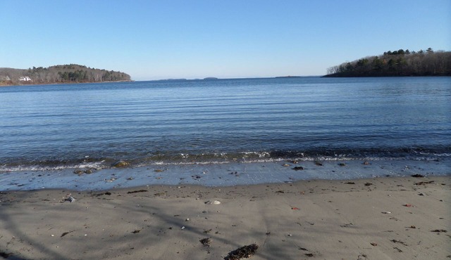 Oceanfront Private Ocean Access to a small sandy beach Unobstructed Water Views