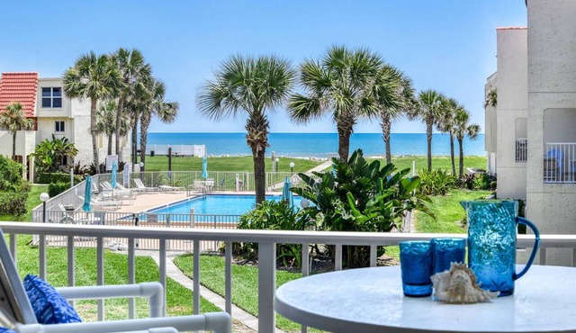 Oceanfront! Renovated! Pool & Ocean Views! Steps to Beach, Shops, Restaurants! $300 in Free Tickets!