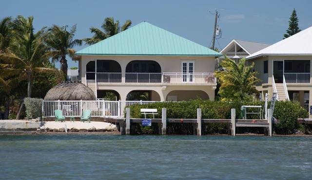 Oceanfront Rental With Heated Pool, Dock & Tiki Hut