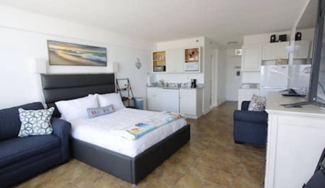 Oceanfront Retreat, Direct Beach Access, Pool, Sunrise Ocean Views