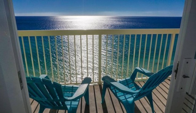 OCEANFRONT! RIGHT ON THE BEACH! Free Beach Chairs! 188 5 Star Reviews!
