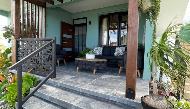 Oceanfront Rustic Family Home Fully Equipped for 8