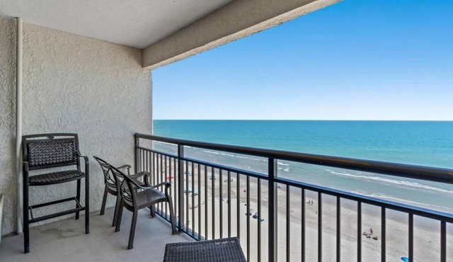 Oceanfront Studio Escape Waves at Your Doorstep 1106