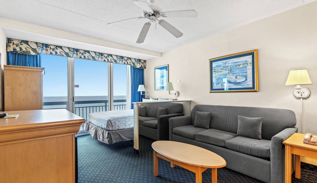 Oceanfront Studio - Right on the Boardwalk
