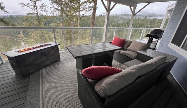 Oceanfront Suite Over Roche Cove Regional Park, Private and Pet Friendly!